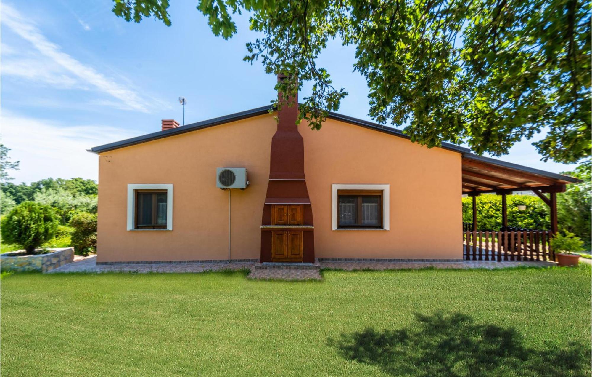 Amazing Apartment In Krnica With Kitchen Kültér fotó